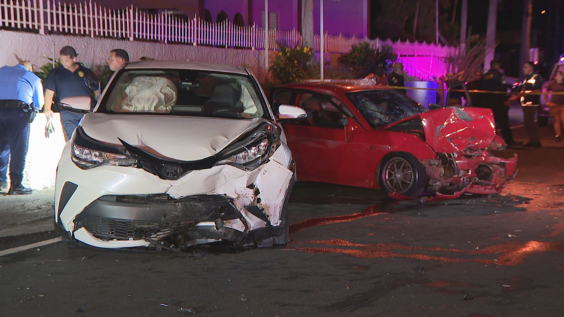 Video: Choque entre dos carros deja un hombre muerto y cuatro heridos ...