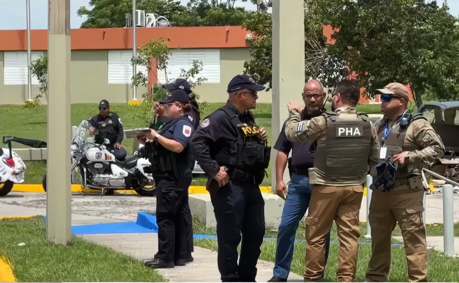 Video Dos hombres son arrestados tras allanamiento antidroga en(01)